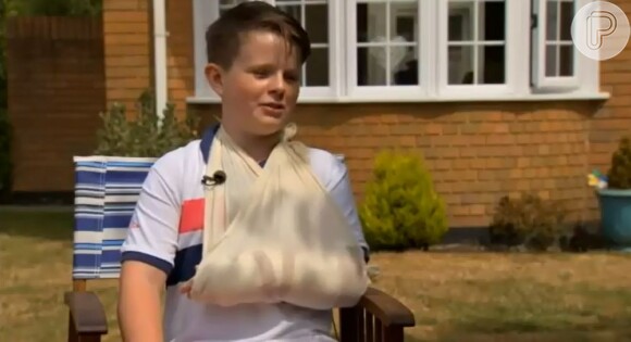O menino atingido por bolada de Cristiano Ronaldo teve o braço quebrado