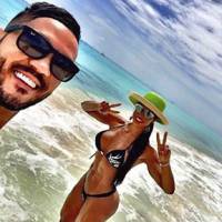 Gracyanne Barbosa comemora aniversário com Belo em praia paradisíaca em Cancún