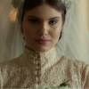Após matar Alex (Rodrigo Lombardi), Angel (Camila Queiroz) se casa com Gui (Gabriel Leone) na igreja.