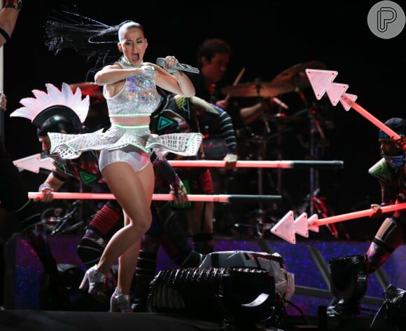 Katy Perry fechou a edição do Rock In Rio na noite deste domingo, 27 de setembro de 2015, com um show performático