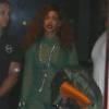 Ao deixar o local, Rihanna chamou a atenção por usar uma roupa transparente, que deixou à mostra o seu biquíni