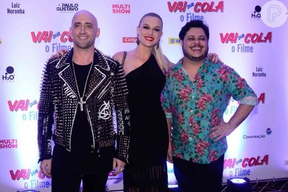 Fiorella Mattheis posa com Marcus Majella e Paulo Gustavo