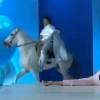 Sergio Mallandro entrou andando a cavalo no palco do 'Programa Xuxa Meneghel' para 'salvar' Xuxa, nesta segunda-feira, 28 de setembro de 2015