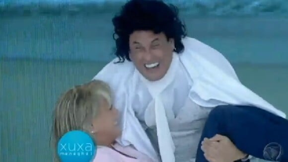 Xuxa revive cena de filme com Sergio Mallandro, mas sem beijo:'Mudou o roteiro?'