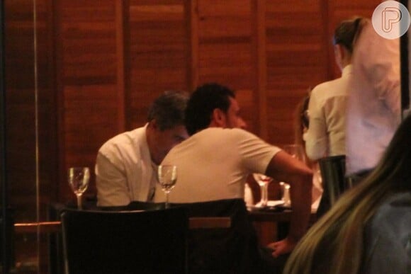Fred jantou com amigos em um restaurante na Zona Sul do Rio no sábado (27)