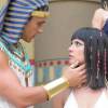 Nefertari aconselha Ramsés a entrar em um acordo com Moisés, assim os hebreus só poderiam deixar o Egito se reconstruíssem tudo o que foi destruído pela praga
