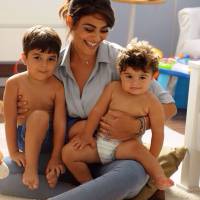 Juliana Paes, mãe de 2 meninos, comemora ser a 'rainha' da casa:'Sou paparicada'