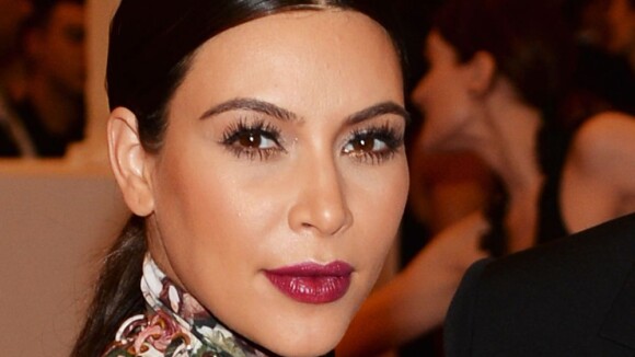 Kim Kardashian tem data para aparecer após o nascimento da filha, North West
