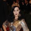 Katy Perry mandou mensagem para Kristen Stewart negando romance com Robert Pattinson
