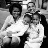 Michelle publicou uma foto com Barack e as duas filhas: Natasha e Malia An