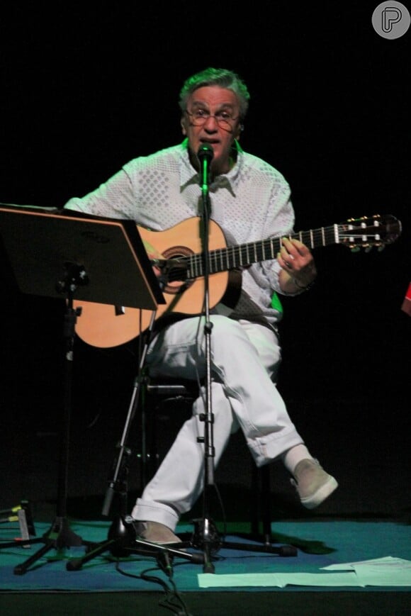 Caetano Veloso no show 'Primavera Carioca'. O cantor é considerado como um dos melhores compositores do século XX e um dos mais respeitados e produtivos músicos latino-americanos