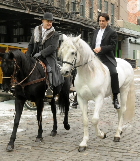 Russell Crowe e Colin Farrell filmam 'Winte's tale' em Nova York, em 12 de dezembro de 2012