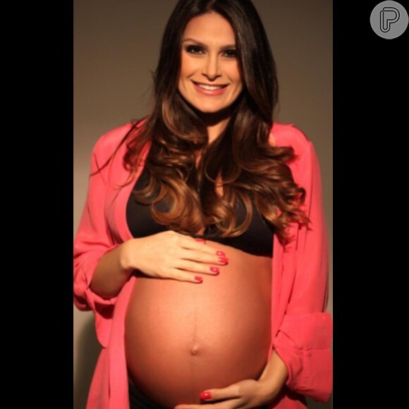 Natália Guimarães exibe o barrigão da gravidez das gêmeas Maya e Kiara