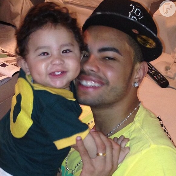 Dentinho é pai de Bruno Lucas, de 1 ano e onze meses, fruto do casamento do jogador de futebol com a modelo Daniela Souza