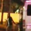 Anitta e Eduardo Sterblitch foram vistos, no dia 4 de agosto de 2013, saindo de uma van após o show da funkeira