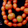 Ana Maria Braga  escolheu vários tamanhos de tomate cereja para fazer o colar que usou nesta manahã, 14 de agosto de 2013