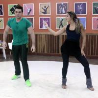 Bruna Marquezine faz passos sensuais em ritmo de salsa no 'Dança dos Famosos'