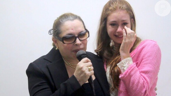 Marina Ruy Barbosa não consegue segurar a emoção ao falar de seu personagem em 'Amor à Vida', a Nicole, que morreu em decorrência do câncer