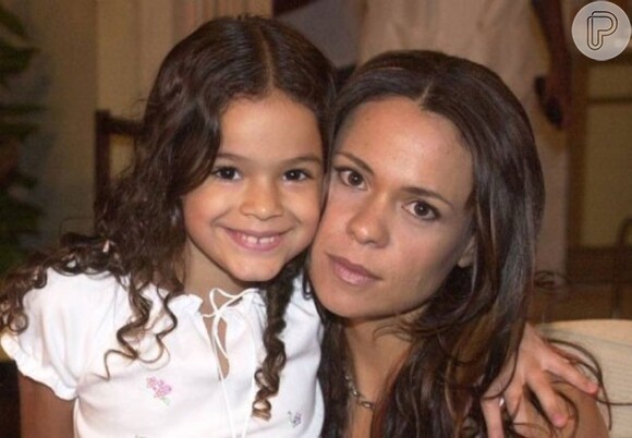 Bruna Marquezine e Vanessa Gerbelli viveram mãe e filha na novela 'Mulheres Apaixonadas', em 2003