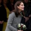 O casaco usado por Kate Middleton é de uma marca mais popular