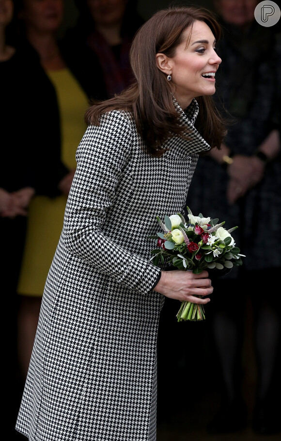O casaco usado por Kate Middleton é de uma marca mais popular