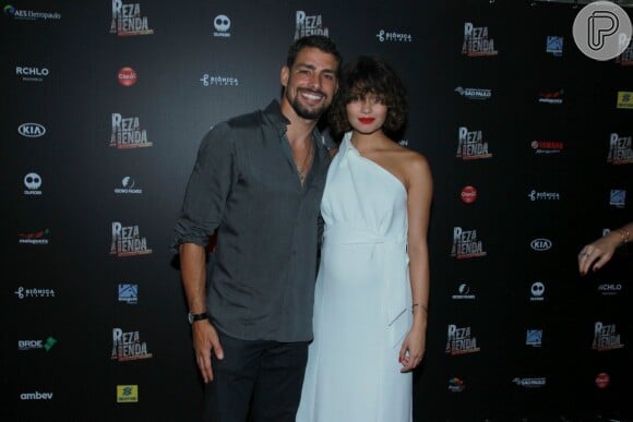 Cauã comentou os rumores durante o lançamento do filme 'Reza a Lenda', no qual contracena com Sophie Charlotte