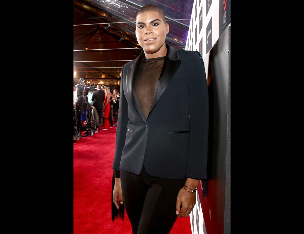 Foto: EJ Johnson em baile de gala beneficente - Purepeople