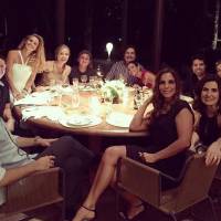 Fátima Bernardes janta com Ivete Sangalo, Grazi Massafera e outros famosos