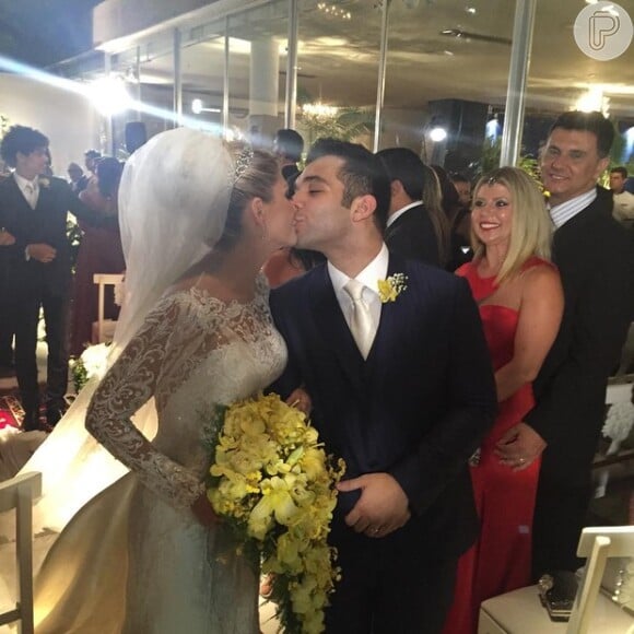 O casamento de Antonia Fontenelle e Jonathan Costa aconteceu no sábado, 12 de dezembro de 2015