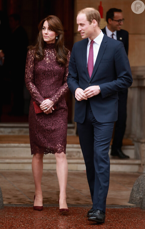 Kate Middleton usou o mesmo modelo com um forro mais longo