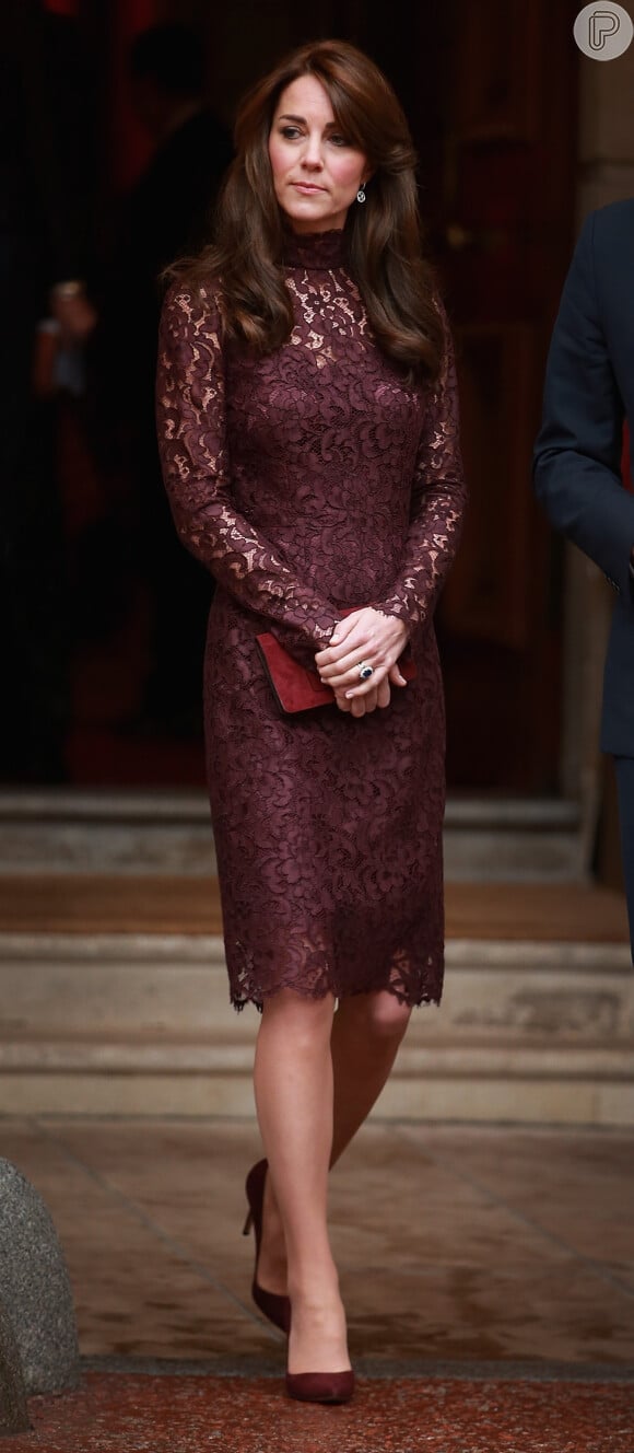 A duquesa de Cambridge usou uma versão mais recatada do vestido Dolce & Gabbana
