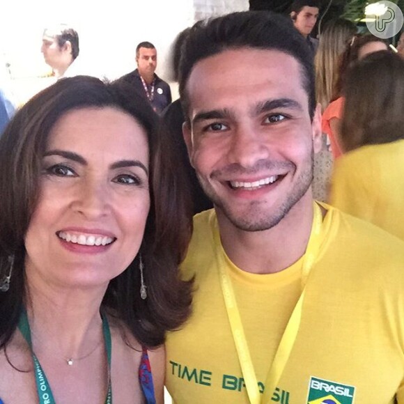 Fatima Bernardes tieta artistas olímpicos e colegas de emissora em fotos publicadas em seu Instagram nesta segunda-feira (14)