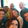 Fatima Bernardes tira selfie com Grazi Massafera e esportistas que agora são da equipe da Globo