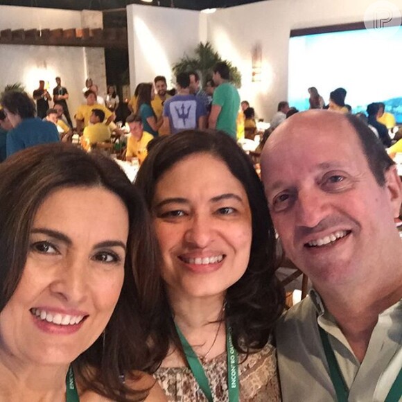 Fatima Bernardes tieta artistas olímpicos e colegas de emissora em fotos publicadas em seu Instagram nesta segunda-feira (14)