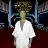 O ator Joseph Gordon-Levitt chegou ao evento caracterizado do personagem Yoda, completamente pintado de verde