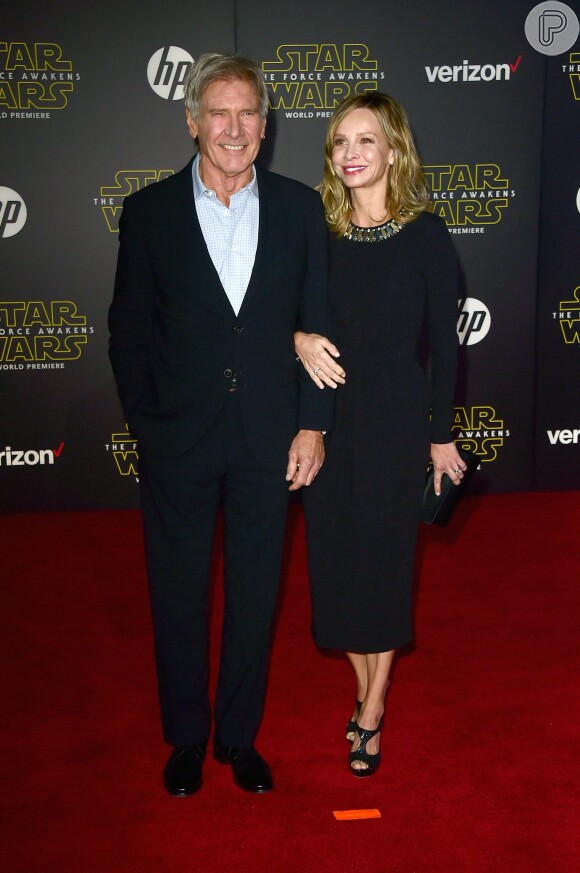 Harrisson Ford, que continuará interpretando seu personagem Han Solo, foi acompanhado de sua esposa Calista Flockhart