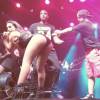 Anitta chama fã com síndrome de Down para dançar no palco e leva tapinha no bumbum