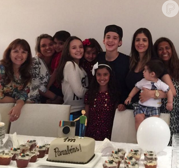 Larissa Manoela preparou uma festa para comemorar a marca de 1 milhão de seguidores no Instagram de João Guilherme Ávila