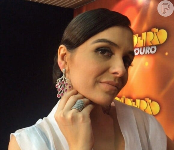 As joias usadas pela apresentadora Monica Iozzi custaram cerca de R$ 250 mil