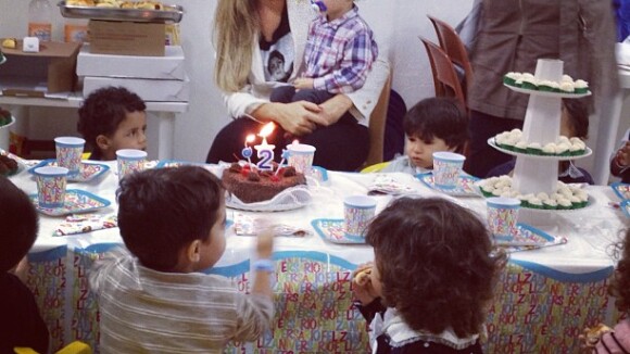Davi Lucca, filho de Neymar, comemora aniversário de 2 anos com amigos da igreja