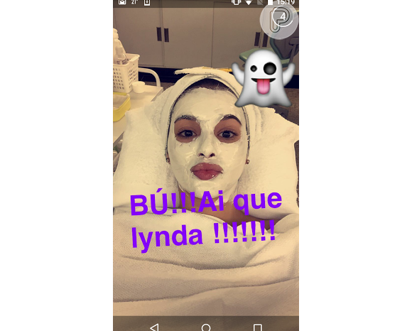 Bruna Marquezine compartilhou uma tarde de beleza no Snapchat