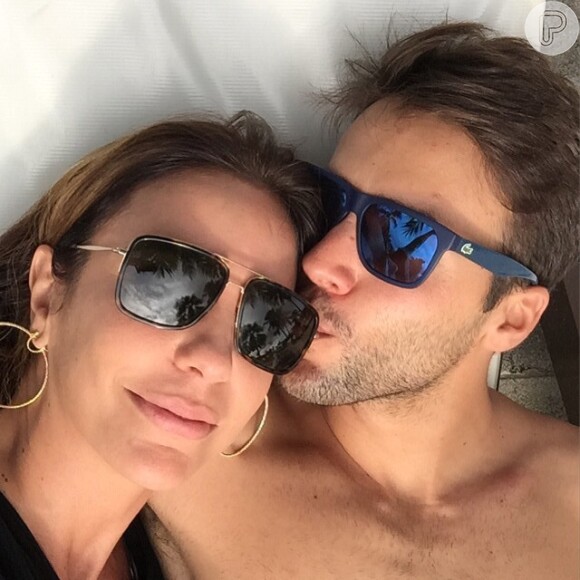 Ivete Sangalo ganha beijo do marido, Daniel Cady