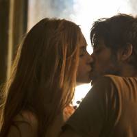 Novela 'Totalmente Demais': Eliza e Jonatas se beijam após fazerem as pazes
