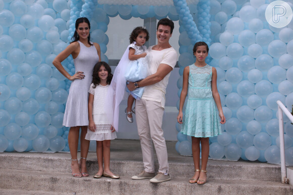 Festa de três anos de Helena, filha caçula de Rodrigo Faro e Vera Viel, que também são pais de Clara (10 anos) e Maria (7), se realizou no sábado, 19 de dezembro de 2015.