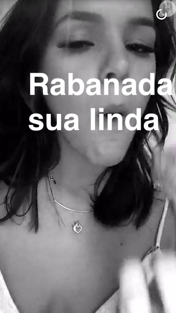 Bruna Marquezine reúne a família em festa de Natal: 'Rabanada, sua linda!', neste sábado, 19 de dezembro de 2015