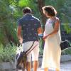 Sophie Charlotte e seu marido Daniel de Oliveira levaram também o cachorro para passear no domingo, 20 de dezembro de 2015