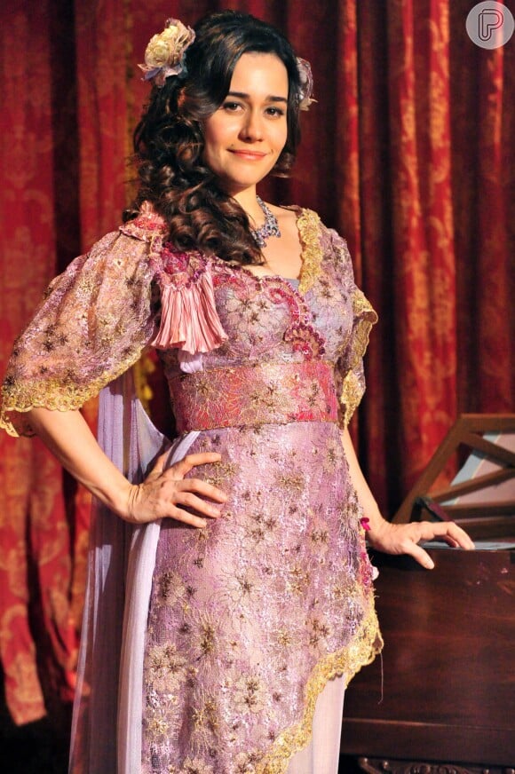 Alessandra Negrini interpretou Catarina na novela de época 'Lado a Lado', exibida no horário das seis