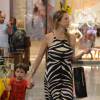 Luana Piovani é vista com frequência ao lado do primogênito, Dom, de 3 anos, em shoppings do Rio de Janeiro
