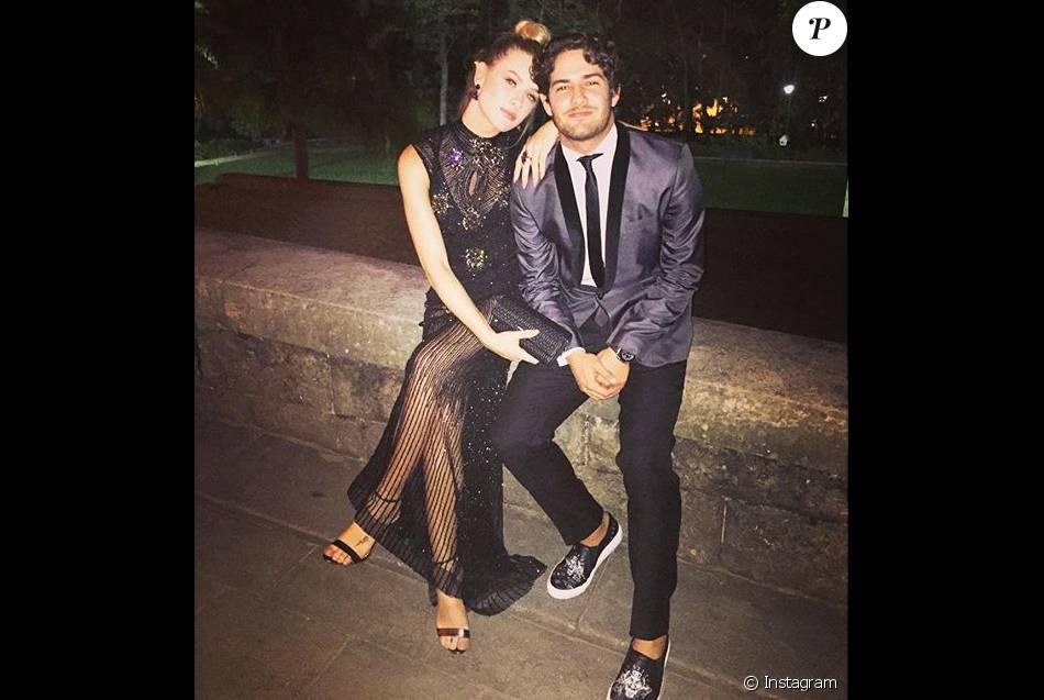 Fiorella Mattheis E O Namorado Alexandre Pato Foram Alguns Dos 500 Convidados Do Casamento De Paulo Gustavo E Thales Bretas O Bolo Decorado Com Flores Branca Purepeople
