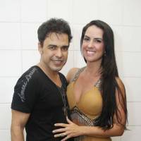 Zezé Di Camargo impede a namorada, Graciele Lacerda, de dar entrevista após show